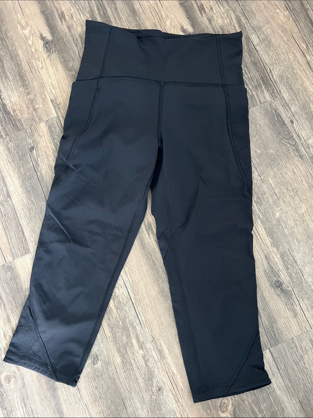 lululemon athletica Black High-Rise Capri Leggings